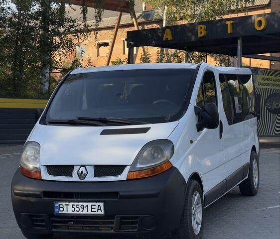 Белый Рено Трафик, объемом двигателя 1.9 л и пробегом 320 тыс. км за 7449 $, фото 1 на Automoto.ua