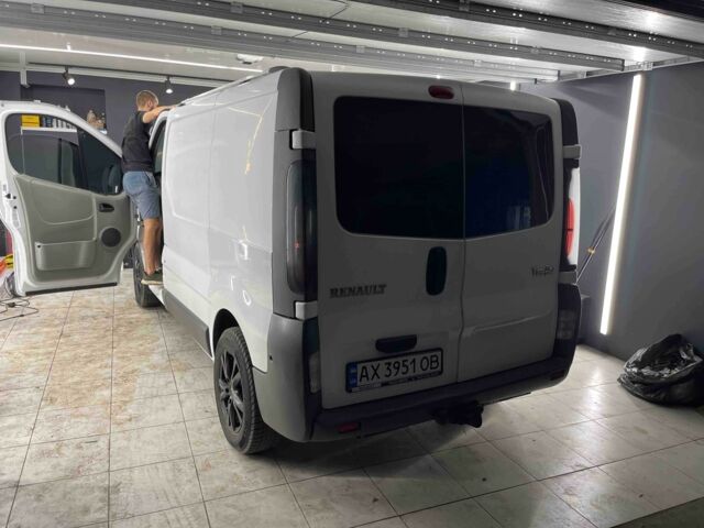 Белый Рено Трафик, объемом двигателя 1.9 л и пробегом 320 тыс. км за 7900 $, фото 1 на Automoto.ua