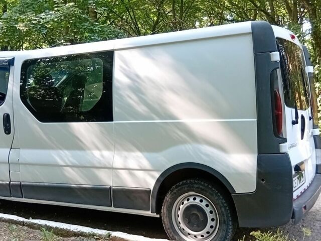 Білий Рено Трафік, об'ємом двигуна 2.5 л та пробігом 340 тис. км за 6400 $, фото 1 на Automoto.ua