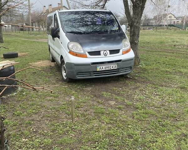 Белый Рено Трафик, объемом двигателя 1.9 л и пробегом 345 тыс. км за 6000 $, фото 1 на Automoto.ua
