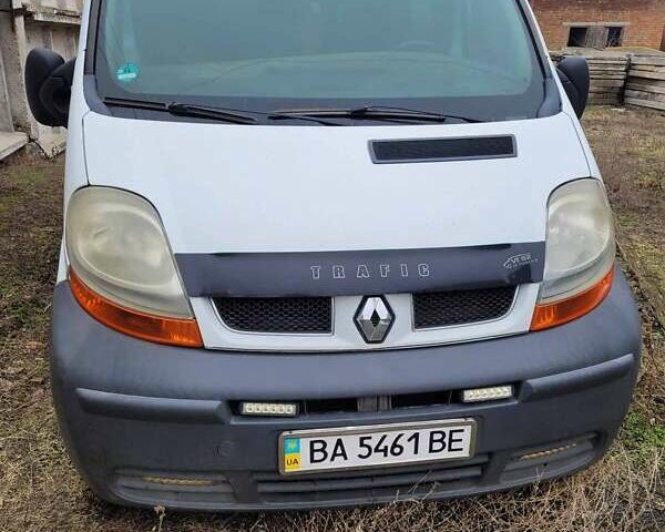 Белый Рено Трафик, объемом двигателя 1.87 л и пробегом 270 тыс. км за 7000 $, фото 1 на Automoto.ua