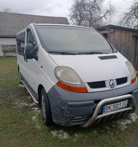 Белый Рено Трафик, объемом двигателя 1.87 л и пробегом 352 тыс. км за 7300 $, фото 1 на Automoto.ua
