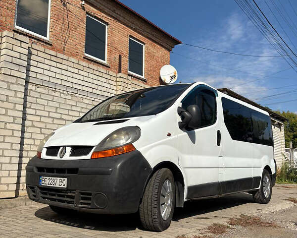 Белый Рено Трафик, объемом двигателя 1.87 л и пробегом 350 тыс. км за 6500 $, фото 1 на Automoto.ua