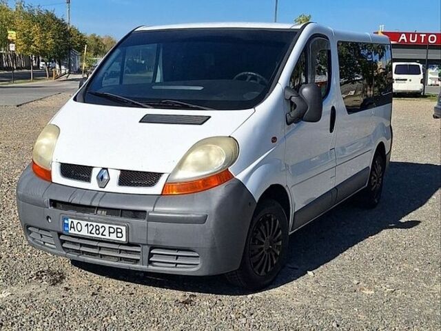 Белый Рено Трафик, объемом двигателя 1.9 л и пробегом 370 тыс. км за 5500 $, фото 1 на Automoto.ua