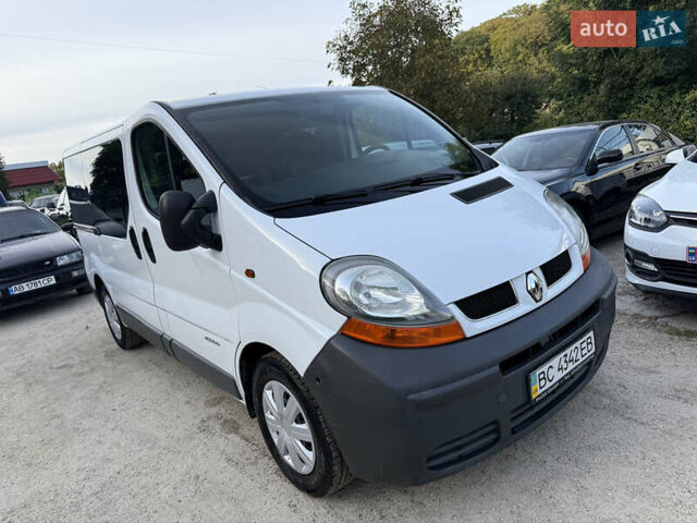 Білий Рено Трафік, об'ємом двигуна 1.9 л та пробігом 217 тис. км за 7999 $, фото 1 на Automoto.ua