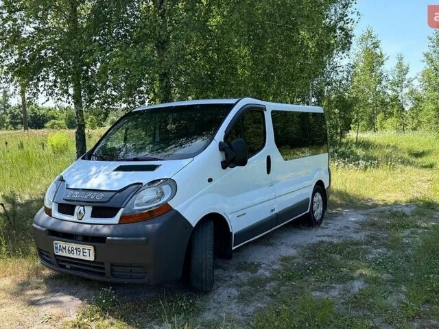 Белый Рено Трафик, объемом двигателя 1.87 л и пробегом 311 тыс. км за 8100 $, фото 1 на Automoto.ua