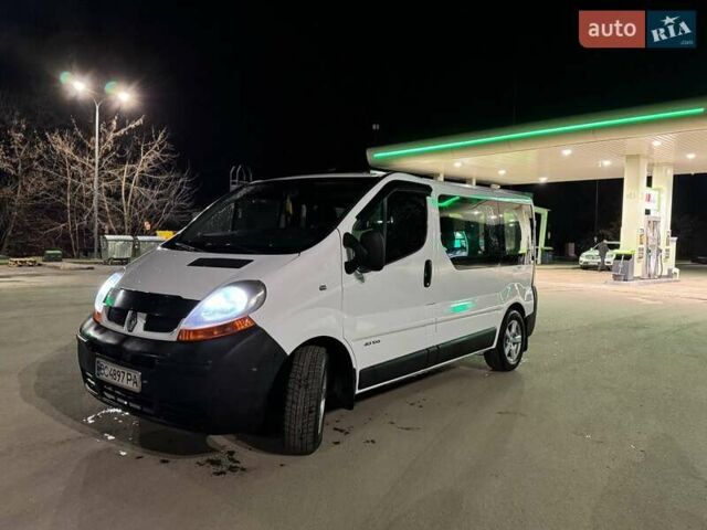 Белый Рено Трафик, объемом двигателя 1.87 л и пробегом 400 тыс. км за 7300 $, фото 1 на Automoto.ua