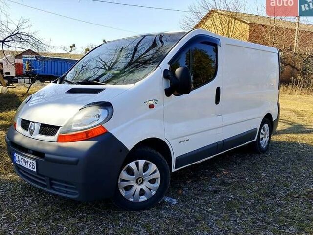 Белый Рено Трафик, объемом двигателя 1.9 л и пробегом 350 тыс. км за 6900 $, фото 1 на Automoto.ua