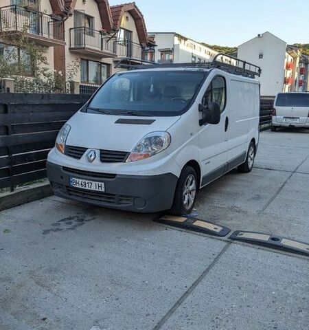 Белый Рено Трафик, объемом двигателя 2.46 л и пробегом 280 тыс. км за 6800 $, фото 1 на Automoto.ua