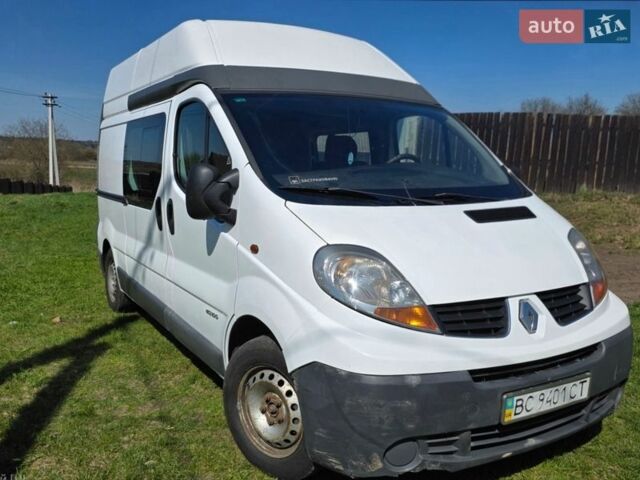 Білий Рено Трафік, об'ємом двигуна 1.9 л та пробігом 541 тис. км за 4400 $, фото 1 на Automoto.ua