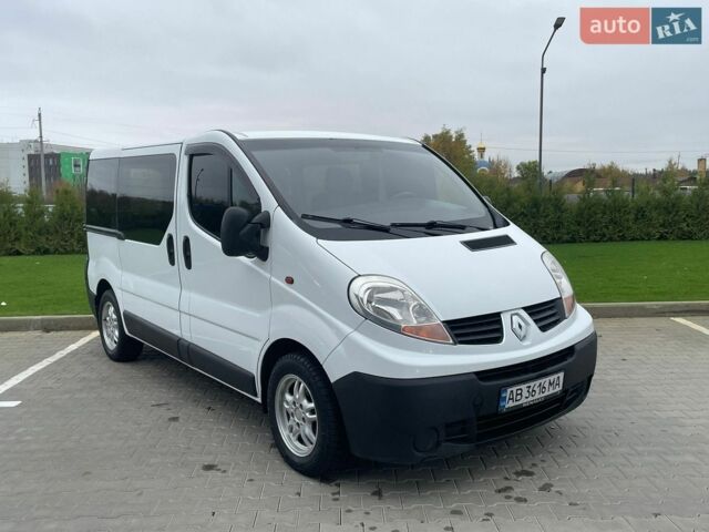 Белый Рено Трафик, объемом двигателя 2 л и пробегом 318 тыс. км за 8800 $, фото 1 на Automoto.ua