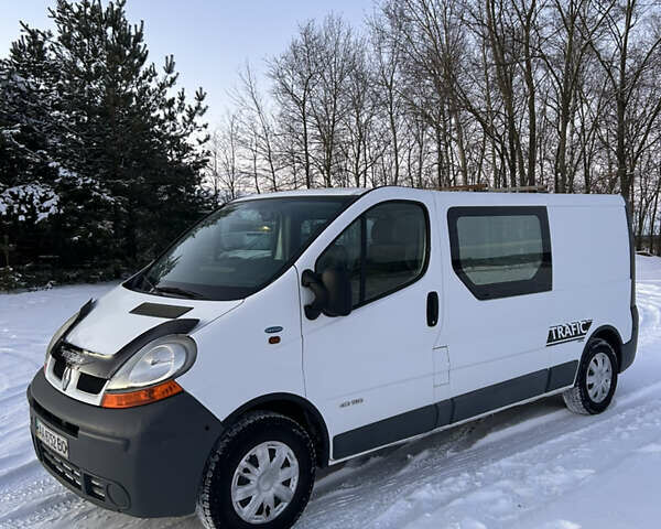 Білий Рено Трафік, об'ємом двигуна 2.5 л та пробігом 382 тис. км за 6500 $, фото 1 на Automoto.ua