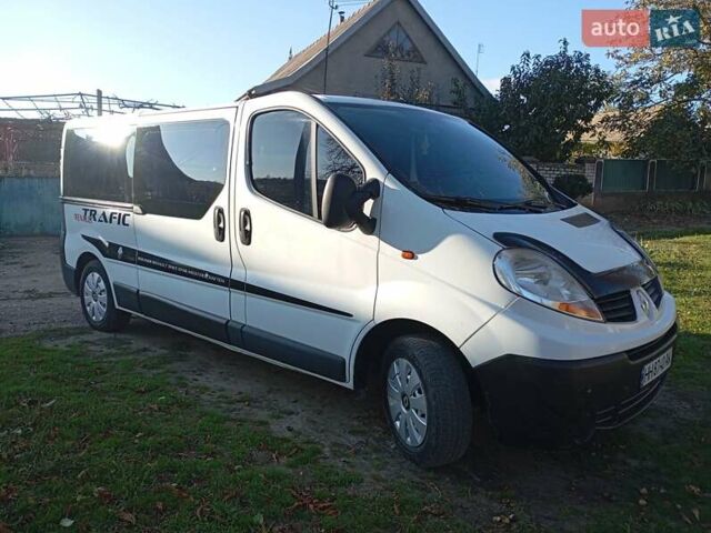 Рено Трафик 2006 в Одессе на Automoto.ua Белый Рено Трафик, объемом двигателя 2 л и пробегом 322 тыс. км за 7900 $, фото 1 на Automoto.ua
