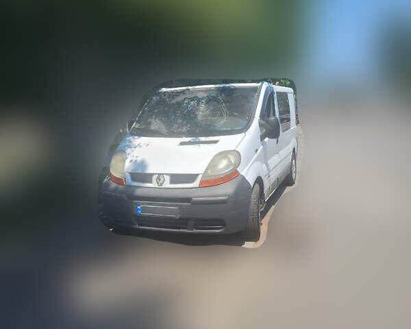 Белый Рено Трафик, объемом двигателя 1.9 л и пробегом 396 тыс. км за 3999 $, фото 1 на Automoto.ua