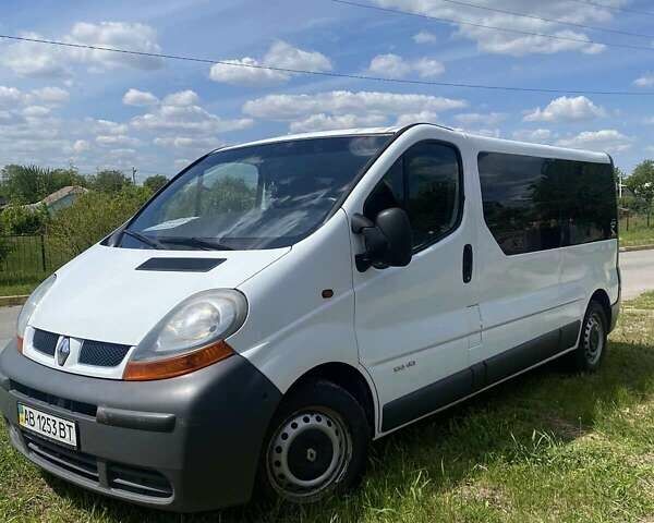 Білий Рено Трафік, об'ємом двигуна 1.87 л та пробігом 363 тис. км за 9000 $, фото 1 на Automoto.ua