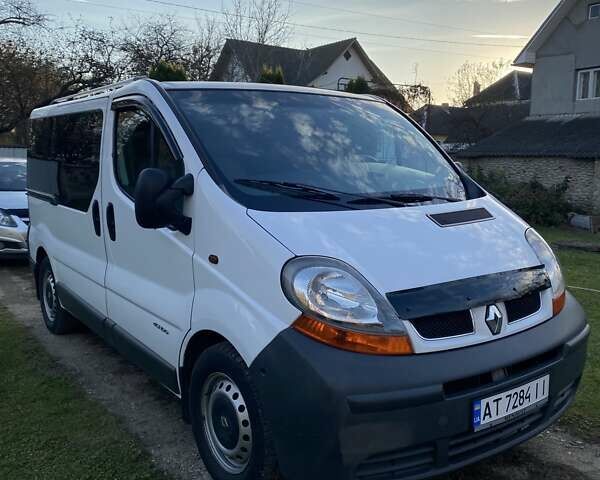Белый Рено Трафик, объемом двигателя 1.87 л и пробегом 369 тыс. км за 7700 $, фото 1 на Automoto.ua