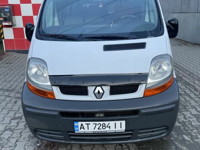 Білий Рено Трафік, об'ємом двигуна 1.9 л та пробігом 375 тис. км за 8000 $, фото 1 на Automoto.ua