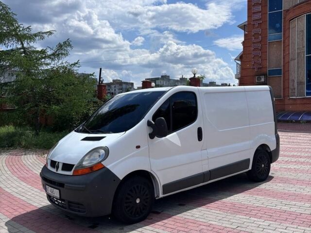 Белый Рено Трафик, объемом двигателя 1.9 л и пробегом 370 тыс. км за 4900 $, фото 1 на Automoto.ua