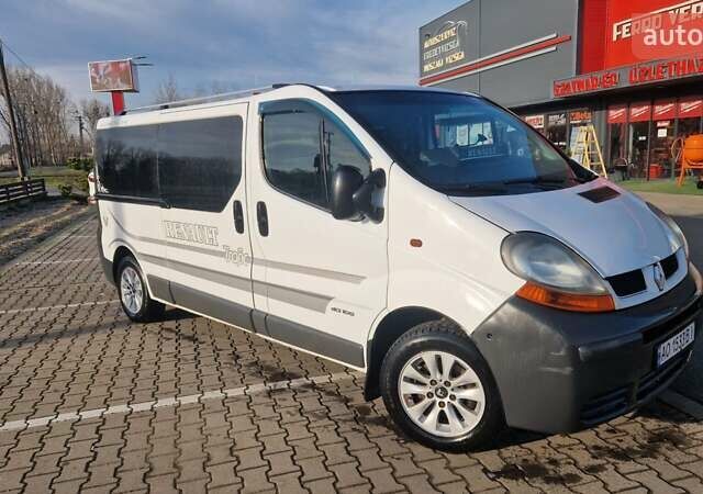 Белый Рено Трафик, объемом двигателя 1.87 л и пробегом 548 тыс. км за 8450 $, фото 1 на Automoto.ua
