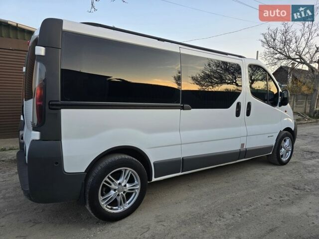 Білий Рено Трафік, об'ємом двигуна 1.9 л та пробігом 273 тис. км за 8900 $, фото 1 на Automoto.ua