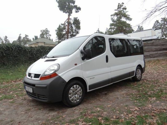 Білий Рено Трафік, об'ємом двигуна 1.9 л та пробігом 224 тис. км за 9300 $, фото 1 на Automoto.ua