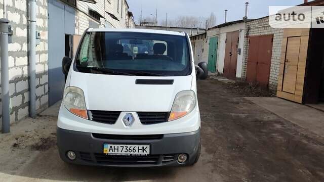 Білий Рено Трафік, об'ємом двигуна 2 л та пробігом 346 тис. км за 8000 $, фото 1 на Automoto.ua