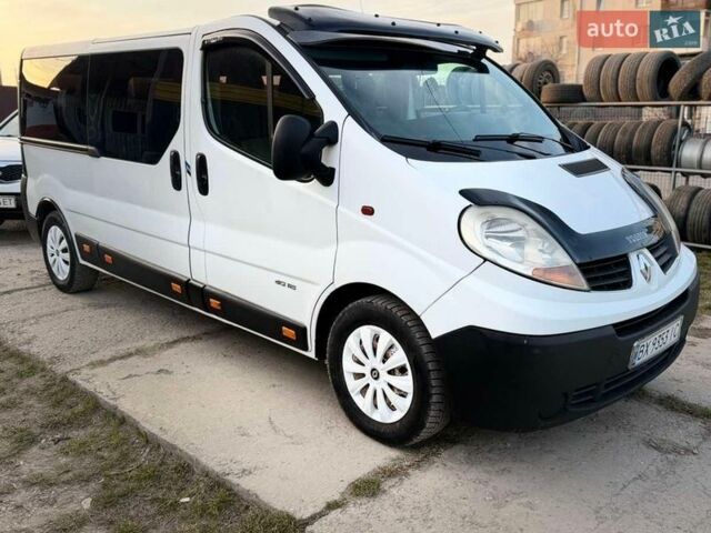 Белый Рено Трафик, объемом двигателя 2 л и пробегом 382 тыс. км за 8499 $, фото 1 на Automoto.ua