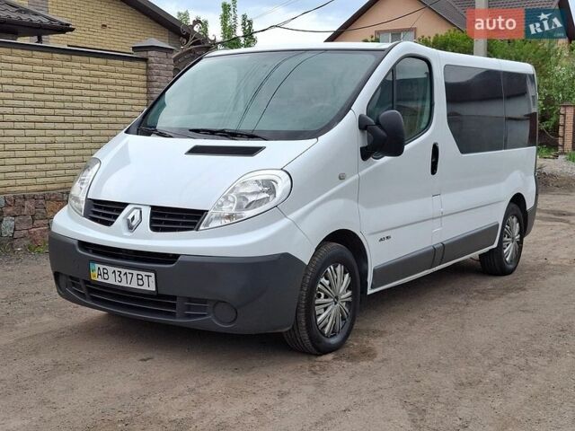 Белый Рено Трафик, объемом двигателя 2 л и пробегом 270 тыс. км за 8800 $, фото 1 на Automoto.ua