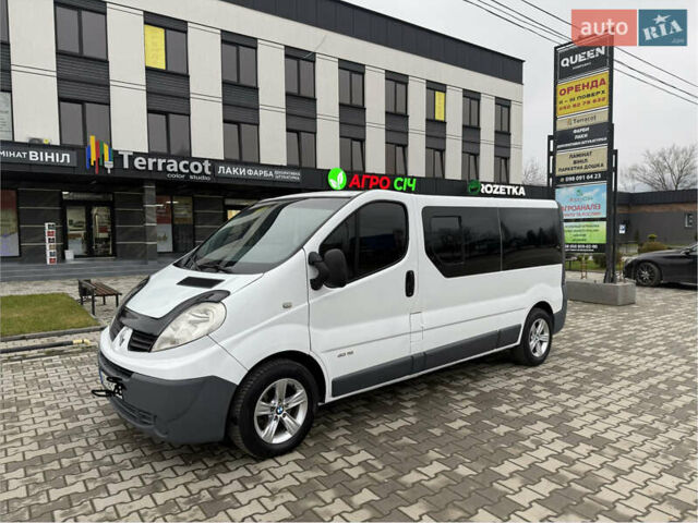 Білий Рено Трафік, об'ємом двигуна 2 л та пробігом 385 тис. км за 8500 $, фото 1 на Automoto.ua