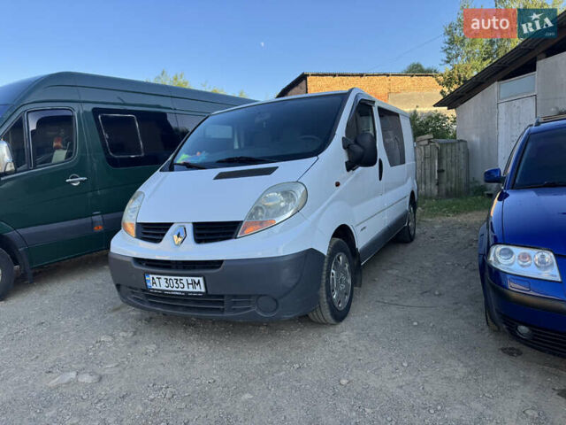 Белый Рено Трафик, объемом двигателя 2 л и пробегом 260 тыс. км за 7600 $, фото 1 на Automoto.ua