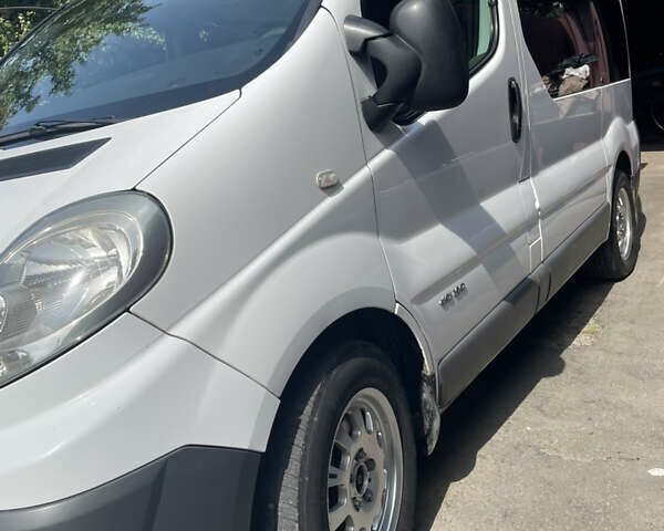 Белый Рено Трафик, объемом двигателя 2.46 л и пробегом 326 тыс. км за 9900 $, фото 1 на Automoto.ua