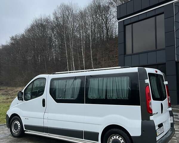 Білий Рено Трафік, об'ємом двигуна 2 л та пробігом 308 тис. км за 9500 $, фото 1 на Automoto.ua