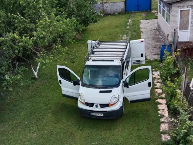 Белый Рено Трафик, объемом двигателя 2 л и пробегом 180 тыс. км за 6400 $, фото 1 на Automoto.ua