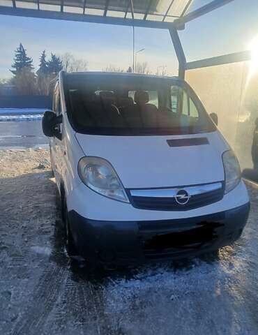 Білий Рено Трафік, об'ємом двигуна 2 л та пробігом 800 тис. км за 6000 $, фото 1 на Automoto.ua