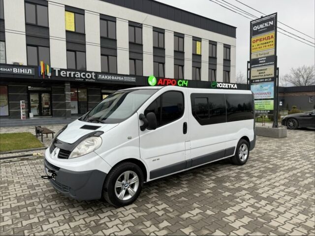 Белый Рено Трафик, объемом двигателя 2 л и пробегом 385 тыс. км за 8500 $, фото 1 на Automoto.ua