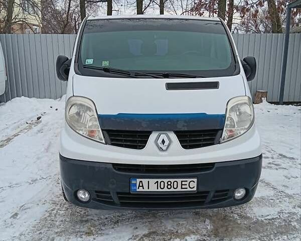 Білий Рено Трафік, об'ємом двигуна 2 л та пробігом 345 тис. км за 9000 $, фото 1 на Automoto.ua
