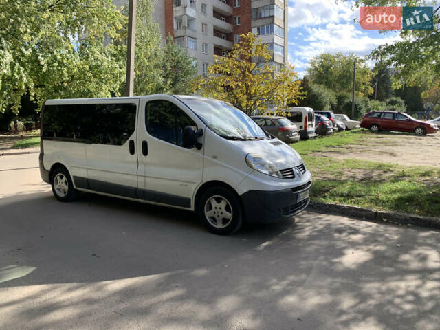 Белый Рено Трафик, объемом двигателя 2 л и пробегом 327 тыс. км за 9900 $, фото 1 на Automoto.ua