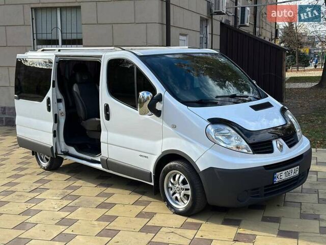 Белый Рено Трафик, объемом двигателя 2 л и пробегом 250 тыс. км за 8700 $, фото 1 на Automoto.ua