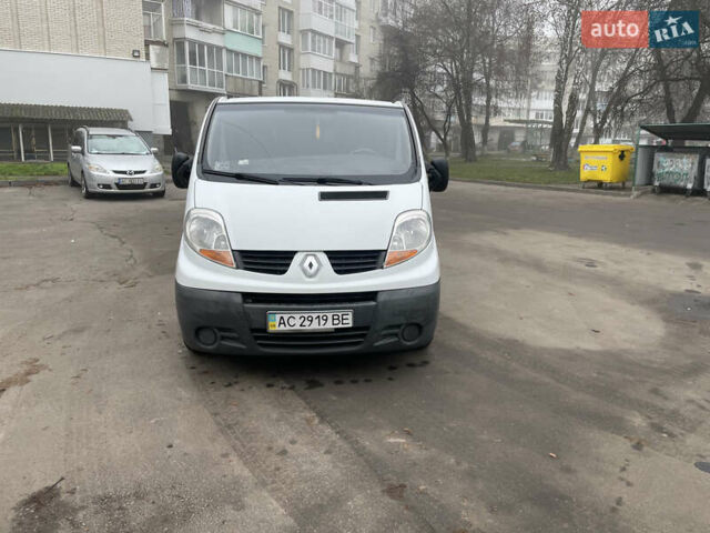 Белый Рено Трафик, объемом двигателя 1.9 л и пробегом 327 тыс. км за 8450 $, фото 1 на Automoto.ua