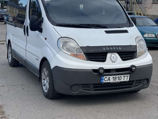 Белый Рено Трафик, объемом двигателя 2.5 л и пробегом 503 тыс. км за 7000 $, фото 1 на Automoto.ua