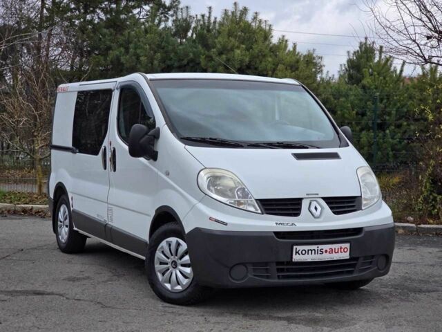 Белый Рено Трафик, объемом двигателя 2 л и пробегом 280 тыс. км за 8499 $, фото 1 на Automoto.ua