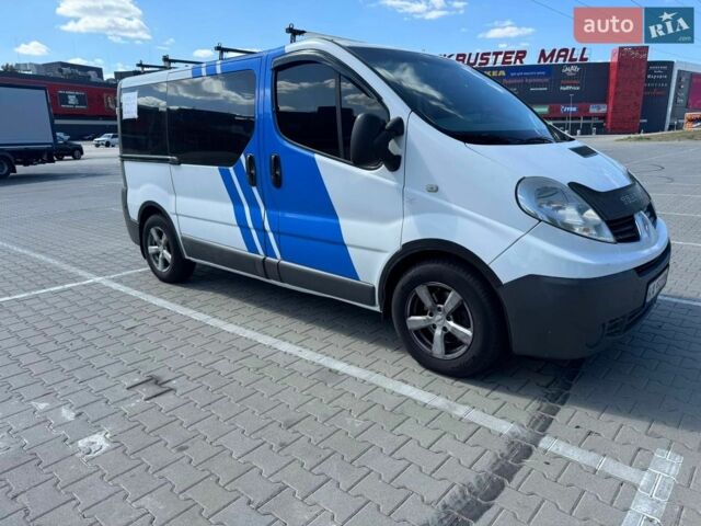 Белый Рено Трафик, объемом двигателя 2 л и пробегом 370 тыс. км за 8700 $, фото 1 на Automoto.ua