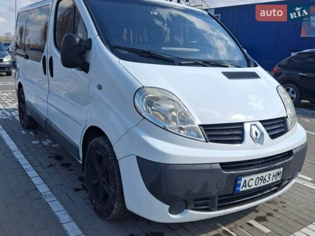 Білий Рено Трафік, об'ємом двигуна 2 л та пробігом 311 тис. км за 10500 $, фото 1 на Automoto.ua