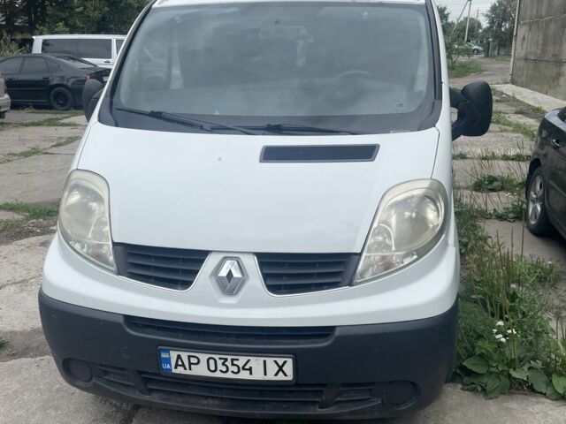Белый Рено Трафик, объемом двигателя 2 л и пробегом 261 тыс. км за 8500 $, фото 1 на Automoto.ua