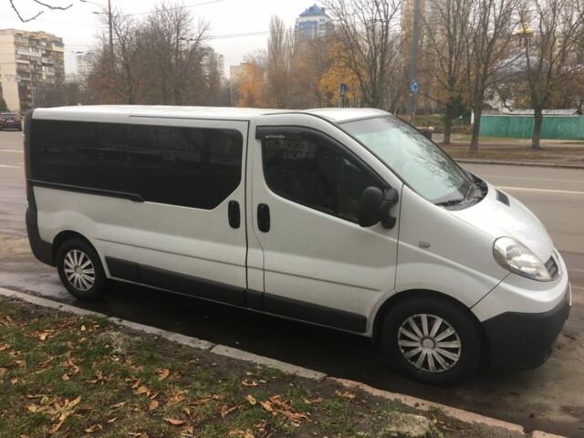 Белый Рено Трафик, объемом двигателя 2 л и пробегом 374 тыс. км за 9200 $, фото 1 на Automoto.ua