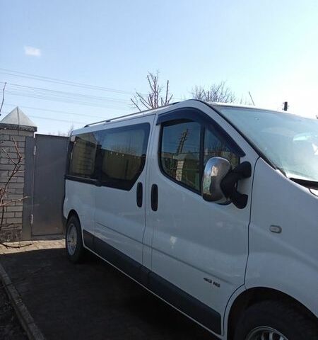 Білий Рено Трафік, об'ємом двигуна 2 л та пробігом 330 тис. км за 10499 $, фото 1 на Automoto.ua