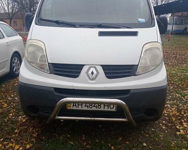 Белый Рено Трафик, объемом двигателя 2 л и пробегом 260 тыс. км за 8100 $, фото 1 на Automoto.ua