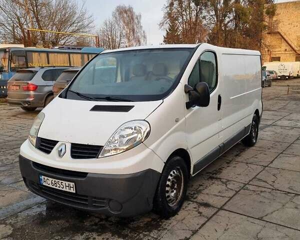 Белый Рено Трафик, объемом двигателя 2 л и пробегом 376 тыс. км за 7700 $, фото 1 на Automoto.ua