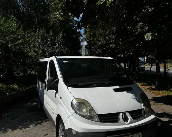 Білий Рено Трафік, об'ємом двигуна 2.5 л та пробігом 243 тис. км за 8200 $, фото 1 на Automoto.ua