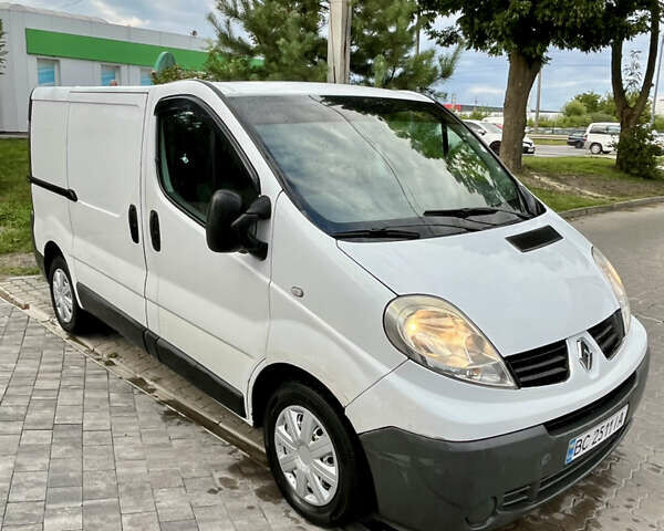 Белый Рено Трафик, объемом двигателя 2 л и пробегом 348 тыс. км за 7800 $, фото 1 на Automoto.ua
